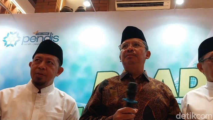 Direktur Pesantren Dr Basnang Said, Dirjen Pendis Prof Dr Amien Suyitno, Stafsus Menteri Agama Dr Ismail Cawidu,