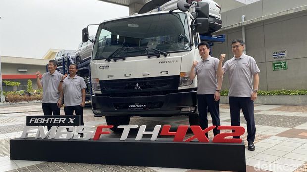 Fighter X FM65F Tractor Head 4x2
