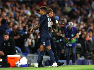 Kartu Merah Rusak Rencana Napoli untuk Redam City