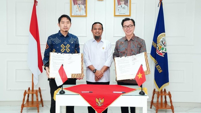Gubernur Sulsel Andi Sudirman Sulaiman kawal kerja sama BUMD Sulsel dengan Vingroup untuk pengembangan energi terbarukan.