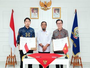 BUMD Sulsel Gandeng Perusahaan Vietnam Kembangkan PLTS Kapasitas 1 GW