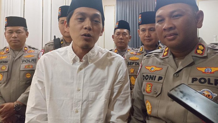 Gus Iqdam dan Wadirlantas Polda Jatim, AKBP Doni Prakoso Widamanto