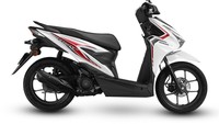 Secara umum, tampilan Honda BeAT terbaru di Malaysia mirip-mirip dengan di Indonesia. Hanya saja, unit yang dipasarkan di Bumi Melayu punya fairing atau sayap yang lebih agresif. Lengkungannya lebih dalam dengan sudut-sudut lebih tajam. Foto: Doc. Honda Malaysia
