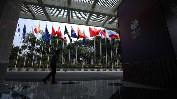 Ilustrasi Bendera Asean (CNBC Indonesia/Tri Susilo)