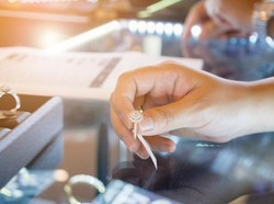 Ciptakan Momen Pernikahan Jadi Simbol Keabadian Lewat Perhiasan Terbaik