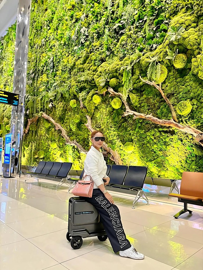 Inul Daratista di Bandara Soekarno Hatta