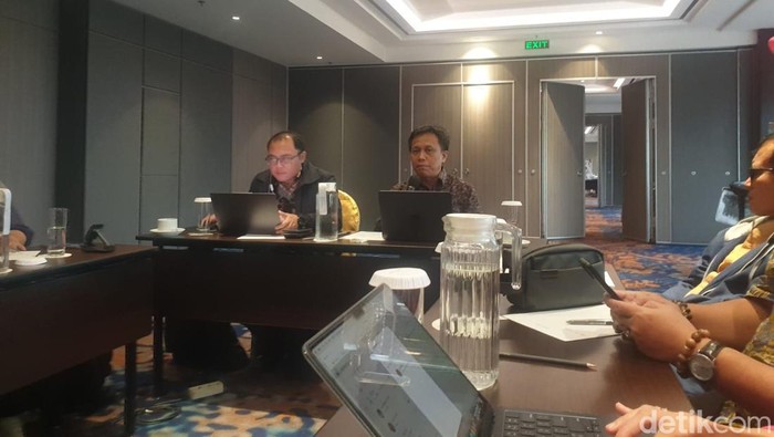 Kemendikdasmen ingin penerima bantuan kuliah S1/D4 lulus tepat waktu.