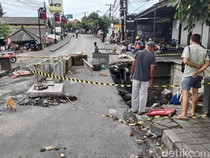 Badung Turun Tangan Perbaiki Jalan Provinsi Jebol di Kerobokan