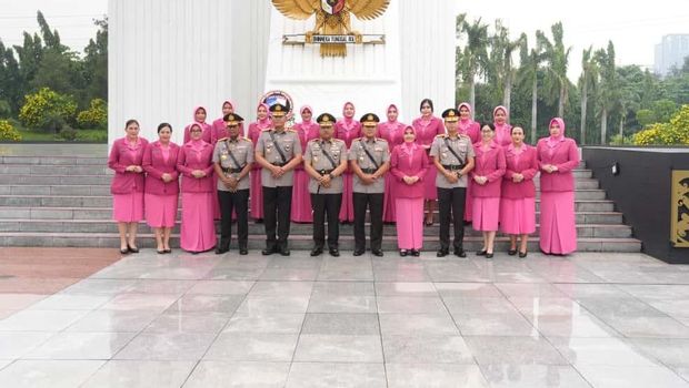 Korlantas Polri Ziarah ke TMP Kalibata