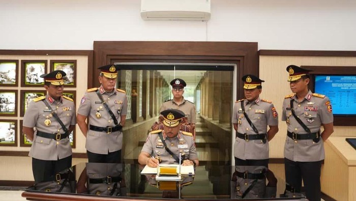Korlantas Polri Ziarah ke TMP Kalibata Korlantas Polri Ziarah ke TMP Kalibata