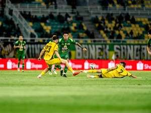 Jadwal Super League Pekan 33: Semen Padang Vs Persebaya, Persik Vs Persija