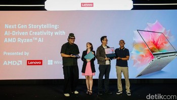 Director and Video Editor Creamy Panda, Consumer Business Development Manager, AMD Indonesia Armawati Cen, Product Manager Lenovo Indonesia Hendry Lim dan Founder of Prompt Magic AI Studio Ferry Arya Seto menunjukkan laptop AI di Jakarta, Kamis (18/9/2025).  