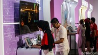 AMD dan Lenovo resmi merilis laptop AI generasi terbaru di Jakarta. Ditenagai Ryzen AI 300 Series, perangkat ini hadir untuk produktivitas, kreativitas, hingga gaming.