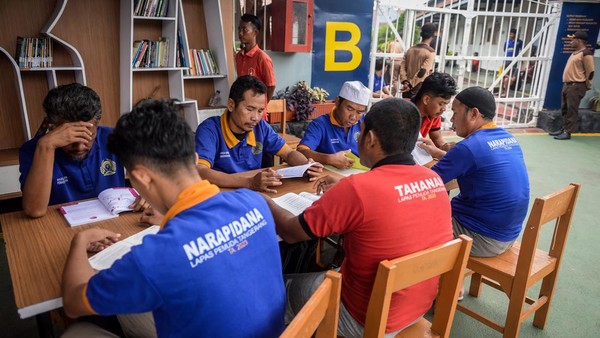 Warga Binaan Lapas Pemuda Tangerang Nikmati Layanan Baca dari Perpustakaan Keliling