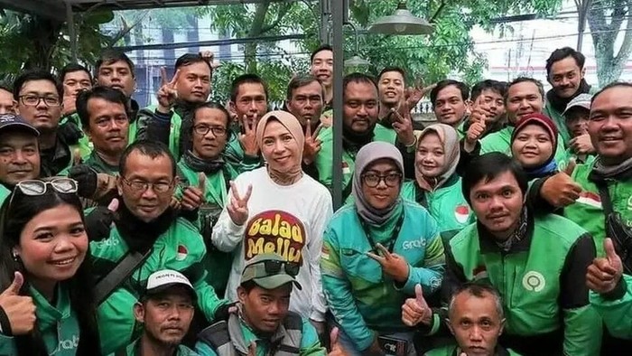 Legislator Gerindra Melly Goeslaw Ajak Warga Bebersih Bandung
