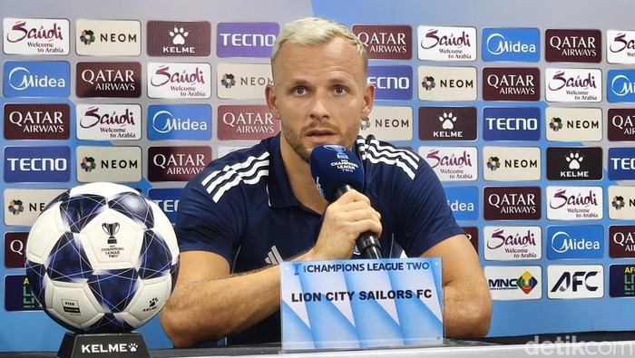 Lennart Thy, pencetak gol ke gawang Persib.
