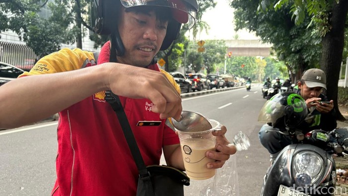 Pegawai SPBU Shell Keliling Jualan Kopi Imbas Stok BBM Kosong