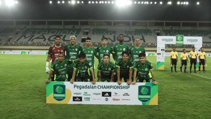 Penggawa PSS Sleman saat menghadapi Persiba Balikpapan di Stadion Maguwoharjo, Sleman, Senin (15/9/2025).