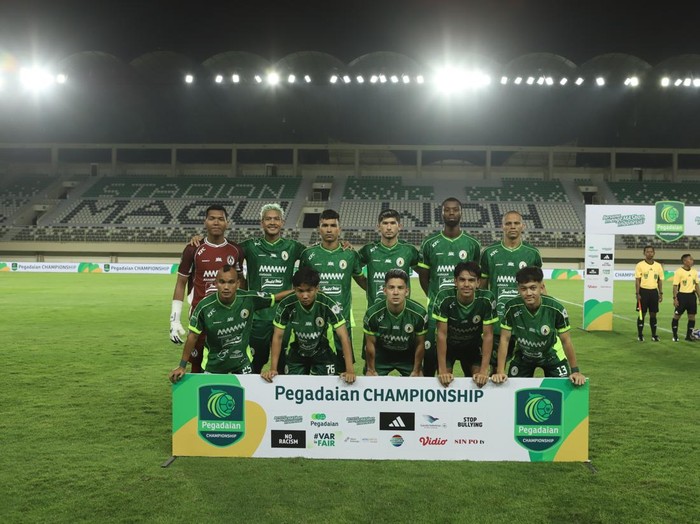 Penggawa PSS Sleman saat menghadapi Persiba Balikpapan di Stadion Maguwoharjo, Sleman, Senin (15/9/2025).