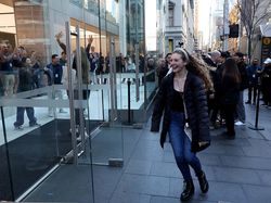 Penjualan Perdana iPhone 17 Disambut Meriah di Apple Store Sydney
