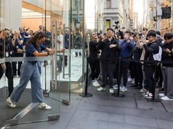 Penjualan Perdana iPhone 17 Disambut Meriah di Apple Store Sydney