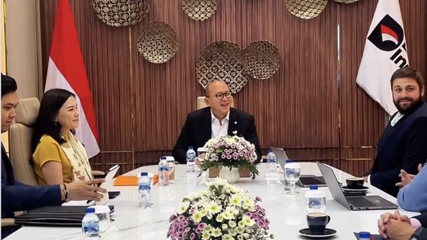 Perusahaan teknologi global asal Amerika Serikat, Oracle Corporation, yang dikenal sebagai pionir dalam basis data, layanan cloud, dan solusi Artificial Intelligence (AI), berencana berinvestasi di Indonesia. (Instagram/rosanroeslani)