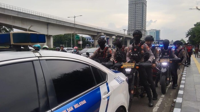 Polda Metro Jaya kembali menggelar patroli, Jumat (19/9/2025) sore ini untuk menjaga Jakarta.