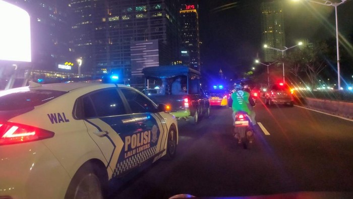 Polda Metro Jaya menggelar patroli malam, Kamis (18/9/2025).