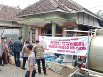 Polres Pasuruan Salurkan Air Bersih ke Desa Kekeringan