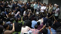 Hal ini dilakukan guna mengisi kekosongan BBM di SPBU swasta belakangan ini. Bahlil mengatakan, bahan bakar tersebut akan didapatkan dari impor yang dilakukan Pertamina.