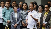 Hal ini diungkapkannya usai rapat dengan sejumlah SPBU swasta, di antara VIVO, Shell, BP AKR dan Exxon di Kementerian ESDM, Jakarta.