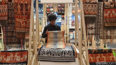 Potret Pameran Tenun NTT, Angkat Tradisi dan Filosofi Budaya