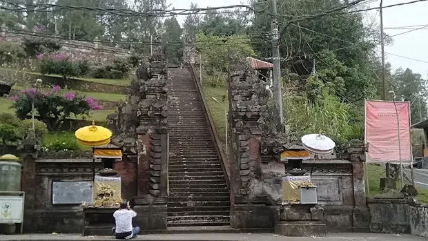 Pura Puncak Penulisan di Desa Sukawana, Kecamatan Kintamani, Bangli. (Dok George Matthews/Google Maps Riviewer)