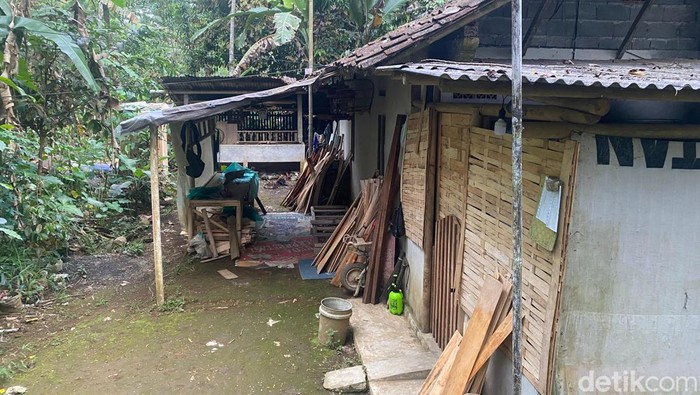 Rumah persembunyian Iwan pelaku pembunuhan terhadap Serda RS anggota TNI di Dusun Siwiu Kelurahan Kepil, Kecamatan Kepil Wonosobo.