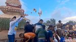 Meriahnya Festival Gerebek Tahu di Jombang