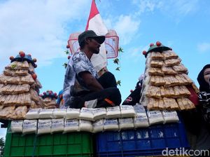 Serunya Gerebek Tahu di Jombang, 39 Gunungan Jadi Rebutan Ribuan Warga