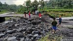 Tanggul di Lumajang Terkikis Banjir Lahar Semeru