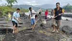 Tanggul di Lumajang Terkikis Banjir Lahar Semeru