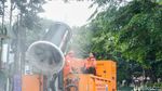Tekan Polusi, 4000 Liter Water Mist Disemprot di Jalanan Jakarta