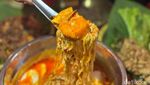 Baru! Warung Tenda di Tebet Jualan Menu Bun Cha hingga Pad Kra Pao