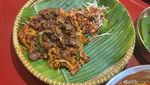 Baru! Warung Tenda di Tebet Jualan Menu Bun Cha hingga Pad Kra Pao