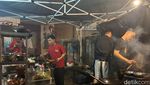 Baru! Warung Tenda di Tebet Jualan Menu Bun Cha hingga Pad Kra Pao