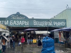 13 Ribu Langkah di Almaty, dari Pasar Tertua hingga Monumen Pahlawan Perang