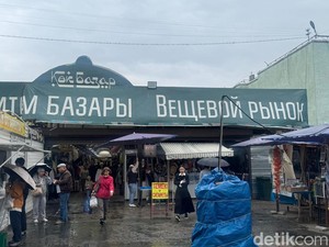 13 Ribu Langkah di Almaty, dari Pasar Tertua hingga Monumen Pahlawan Perang