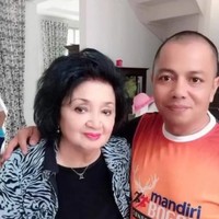 Berduka karena kepergian sang bunda, Yudhi Sanger mengunggah foto-foto Yurike ke Instagram. Yurike diketahui meninggal dunia pada usia 80 tahun. Foto: Instagram/yudhisanger_adventure