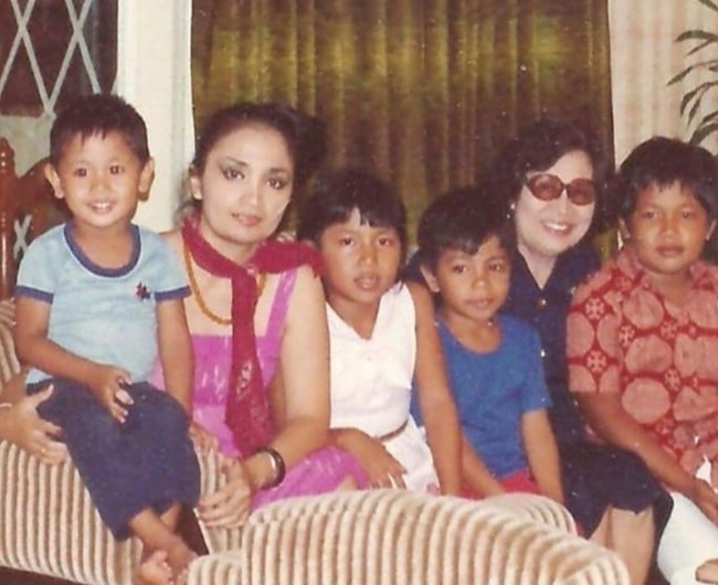 Yurike bercerai dengan Sukarno pada 1968. Ia kemudian memilih menikah lagi dengan Subekti Didi, seorang duda dengan 2 anak. Setelah menikah dengan Didi, Yurike pindah mengikuti suaminya ke Amerika Serikat. Foto: Instagram/yudhisanger_adventure