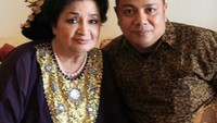 Berduka karena kepergian sang bunda, Yudhi Sanger mengunggah foto-foto Yurike ke Instagram.