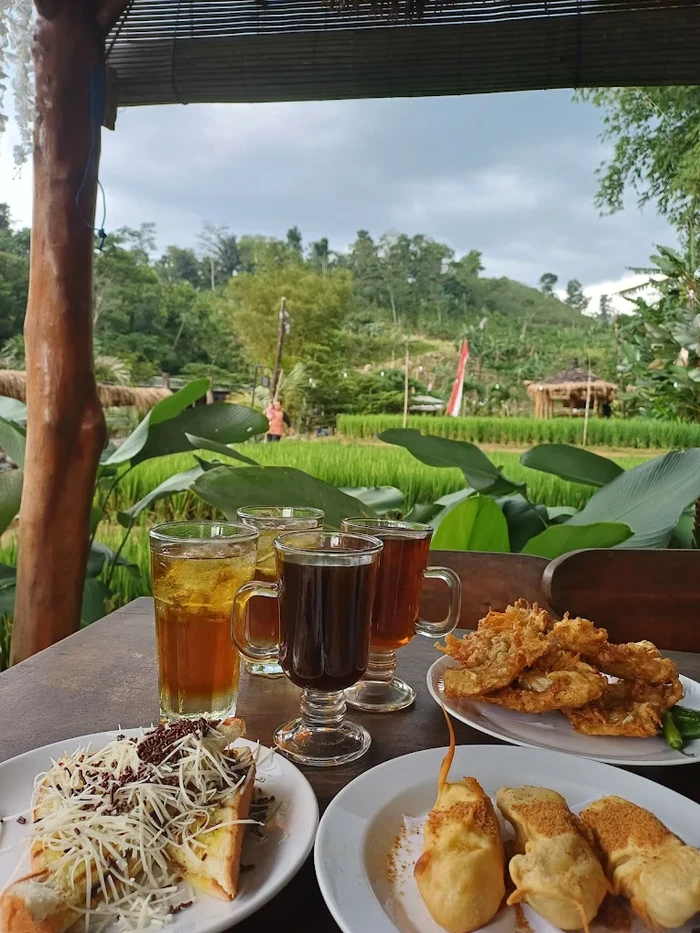 9 Tempat Makan di Sentul dengan View Alam 9 Tempat Makan di Sentul dengan View Alam