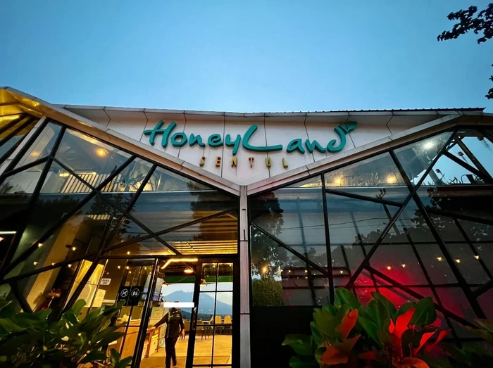 9 Tempat Makan di Sentul dengan View Alam