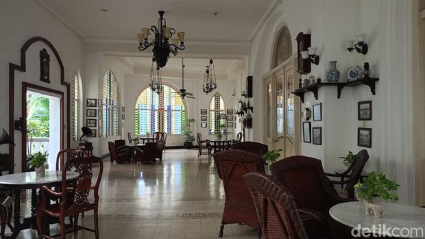 Buildiing 1910 Hotel Majapahit Surabaya.